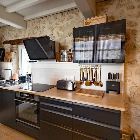 Gascon - Maison De 4 étoiles Avec Piscine Et Vue Proche De Lectoure Marsolan