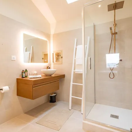 Gascon - Maison De 4 étoiles Avec Piscine Et Vue Proche De Lectoure Hébergement de vacances